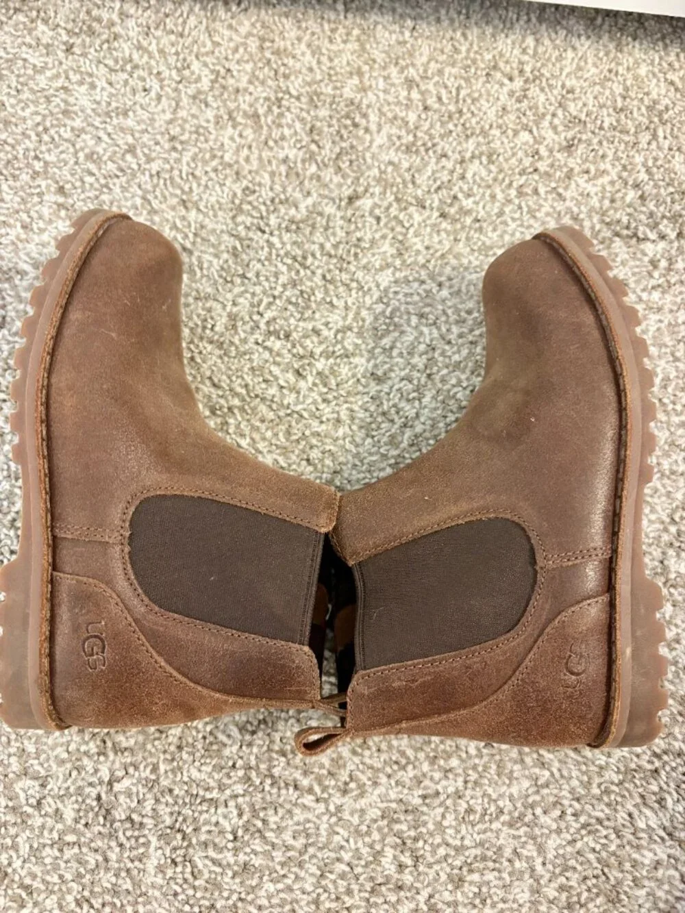 Kids UGG Callum Chelsea Ankle Boots Size 12 Brown Zippered EUC Boy or Girl
